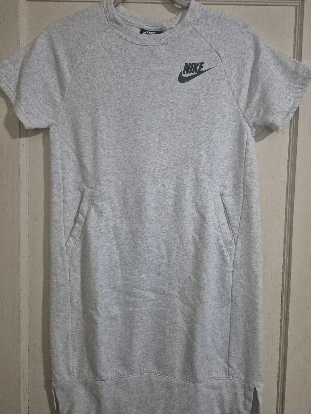 Nike Youth XL Short Sleeve Dress With Kangaroo Pockets
